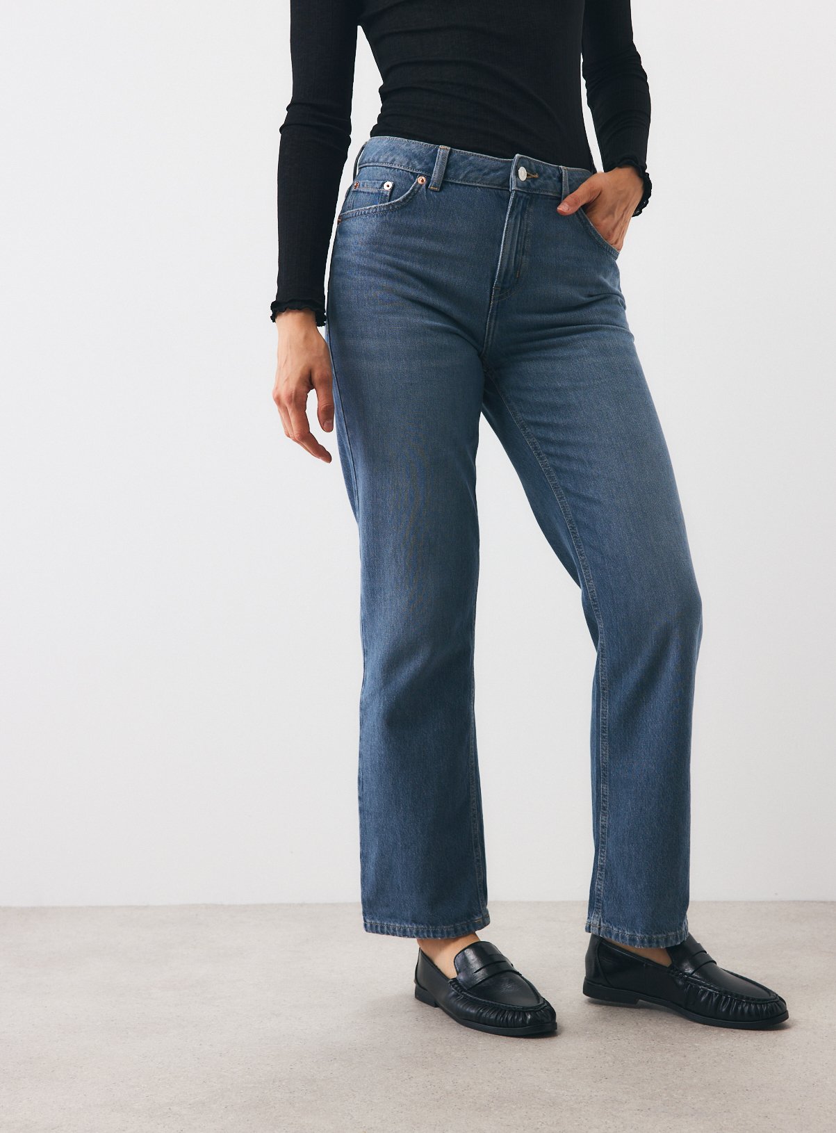 Mid Blue HIgh Rise Relaxed Straight Jeans 16L - Image 2 thumbnail